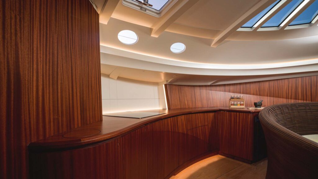 Velero Spirit 111