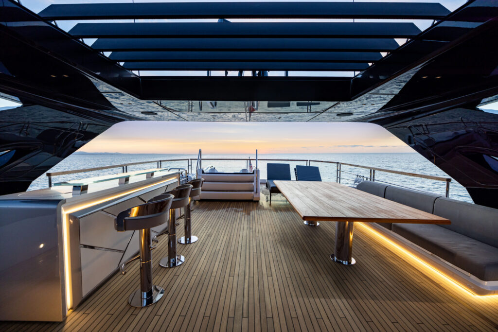 Yate Sunseeker 100, Inglaterra