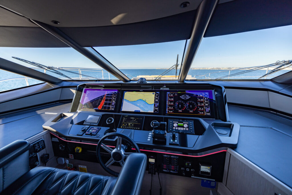Yate Sunseeker 100, Inglaterra