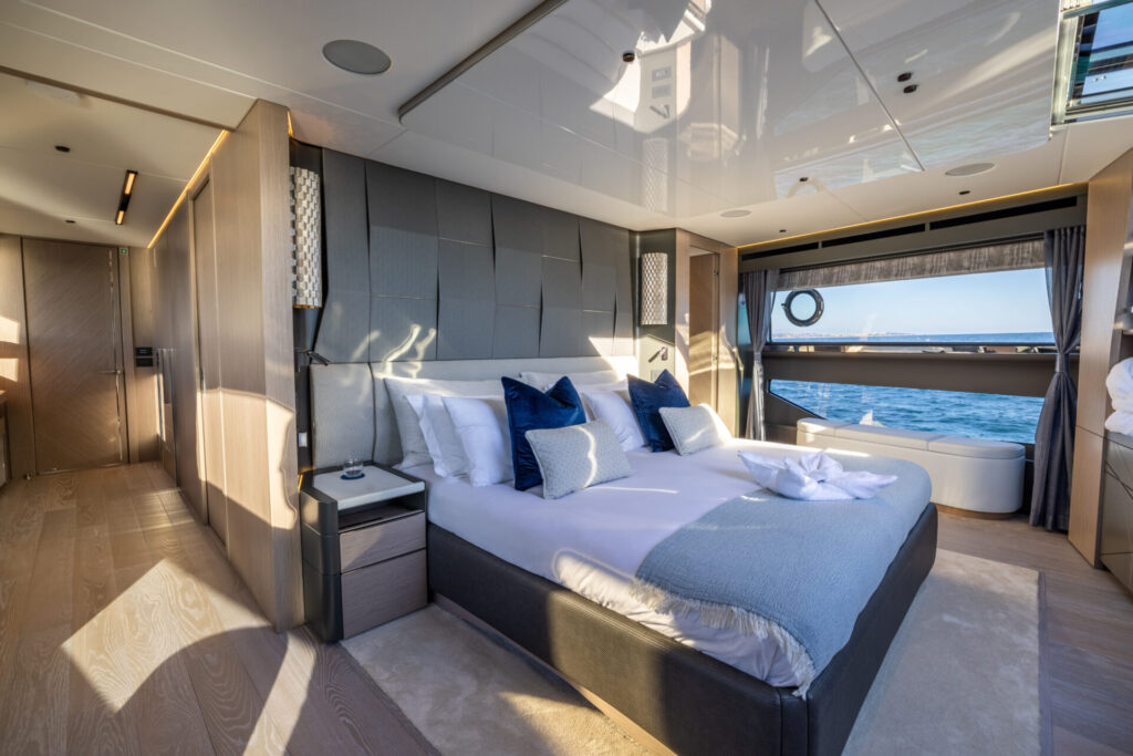 Yate Sunseeker 100, Inglaterra
