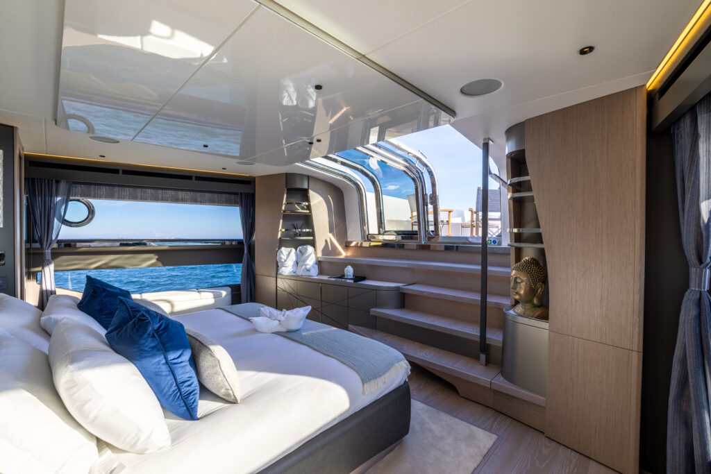 Yate Sunseeker 100, Inglaterra