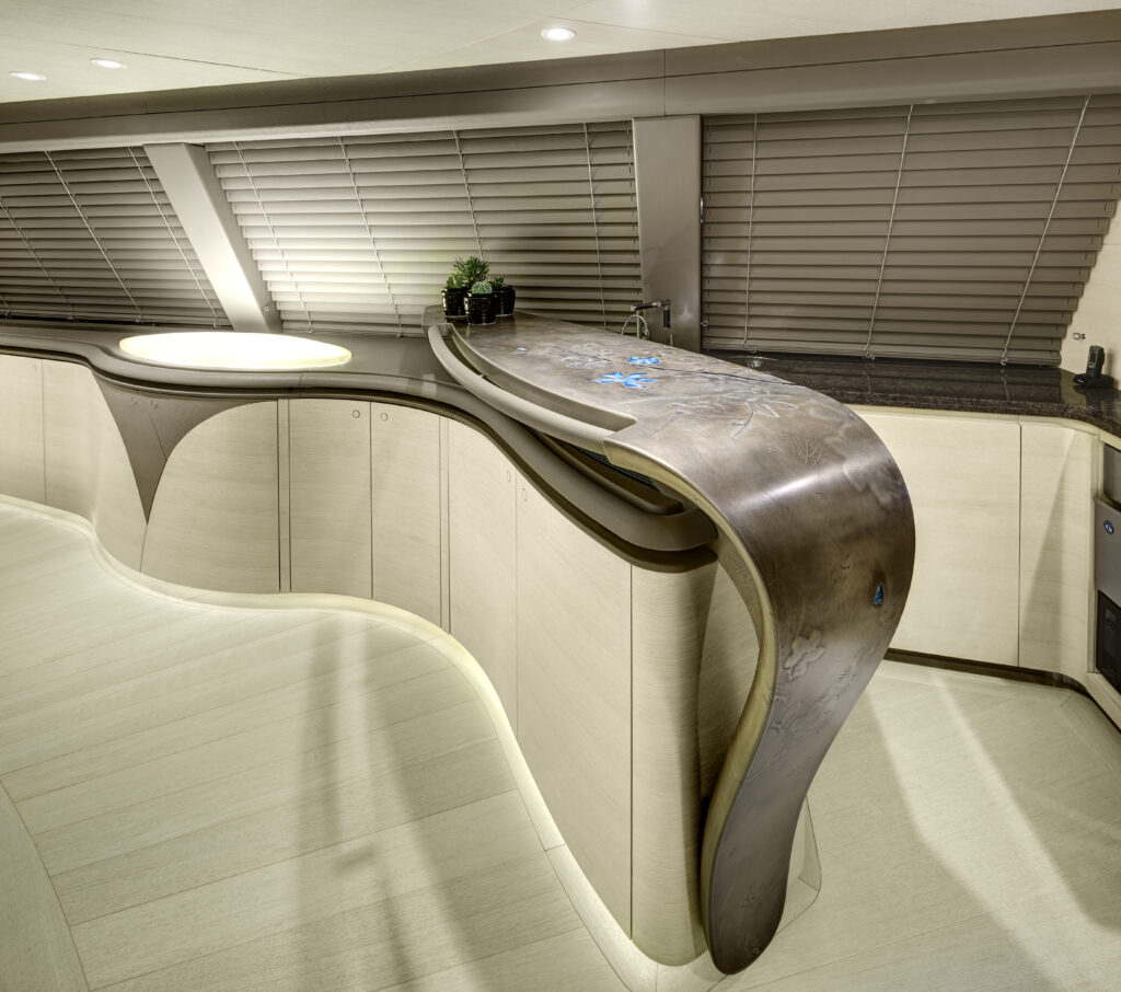 Mondango 3, Alloy Yachts