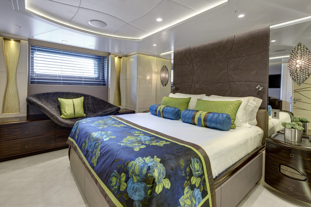 Mondango 3, Alloy Yachts
