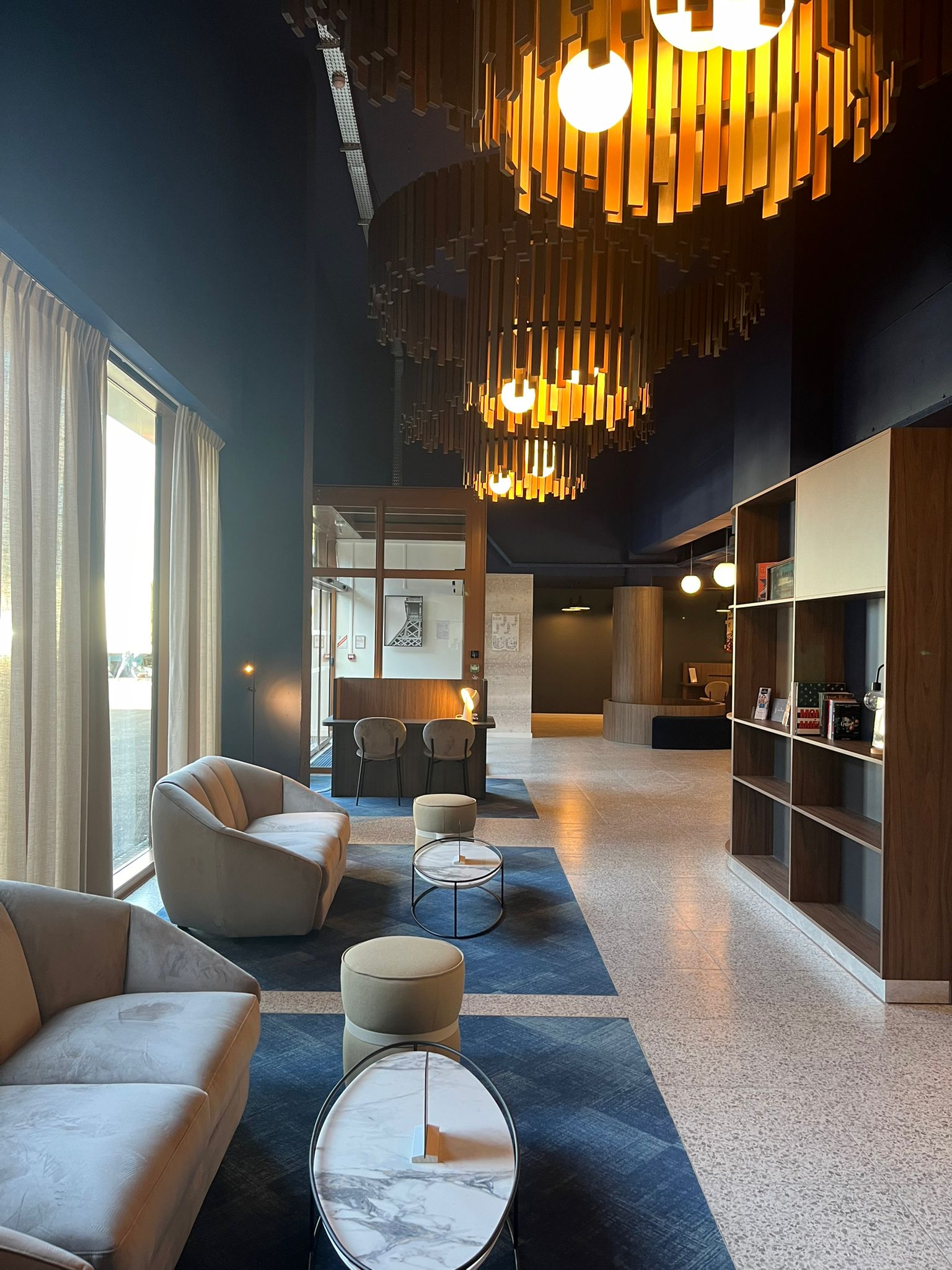 Hotel AKENA, Francia